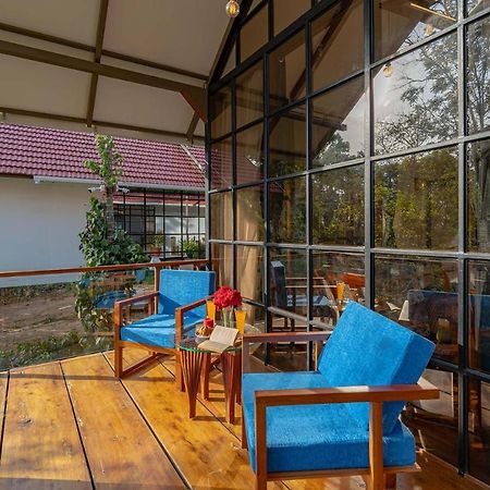 Stayvista At Cicada Chikmagalur 2Bhk Breakfast Included With Amazing View ภายนอก รูปภาพ