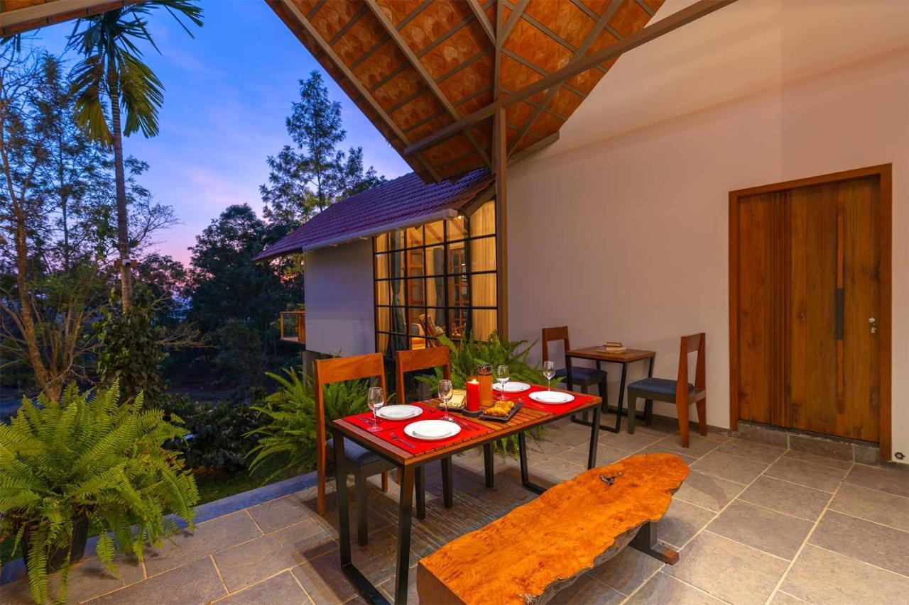 Stayvista At Cicada Chikmagalur 2Bhk Breakfast Included With Amazing View ภายนอก รูปภาพ