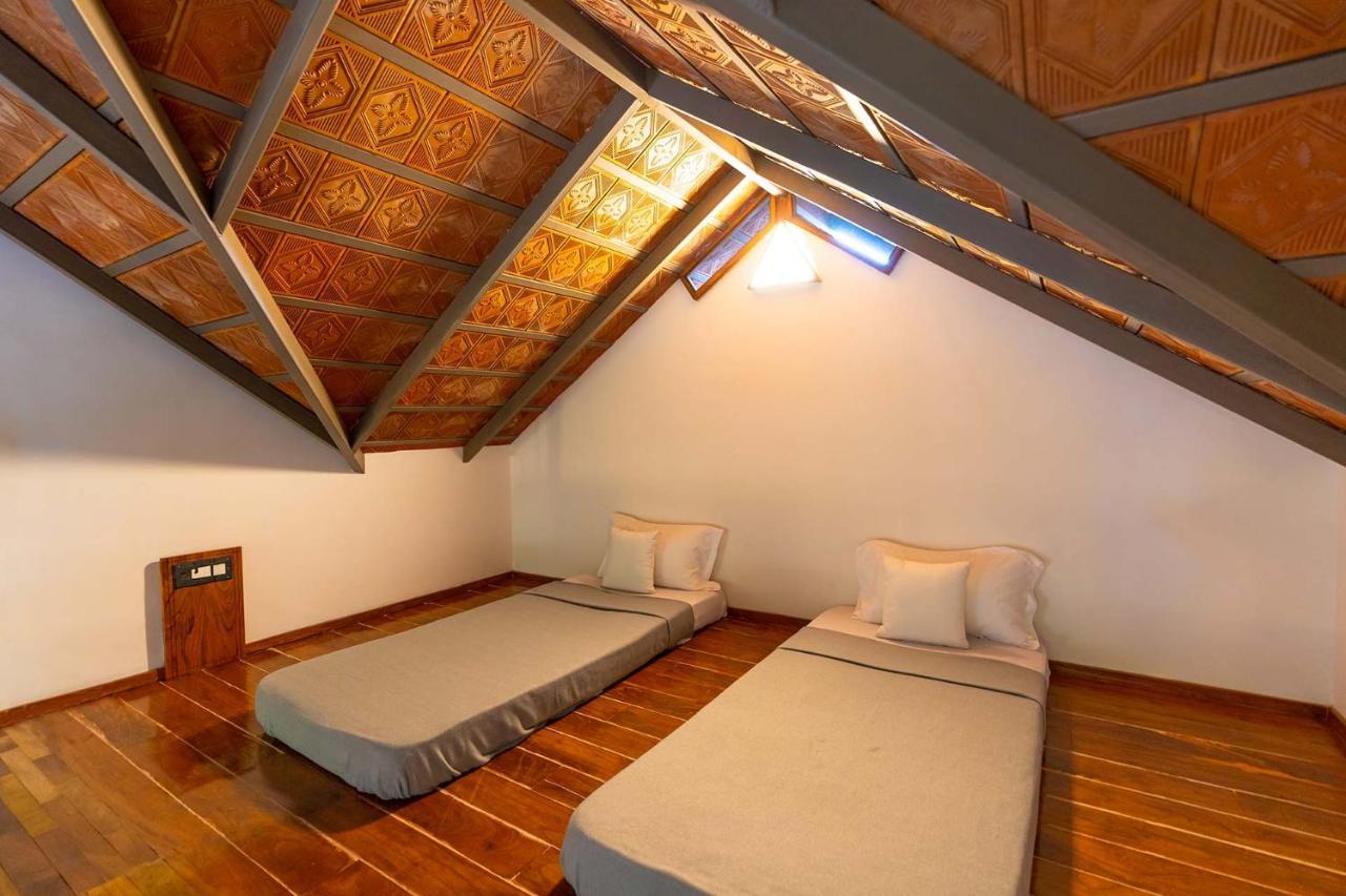 Stayvista At Cicada Chikmagalur 2Bhk Breakfast Included With Amazing View ภายนอก รูปภาพ
