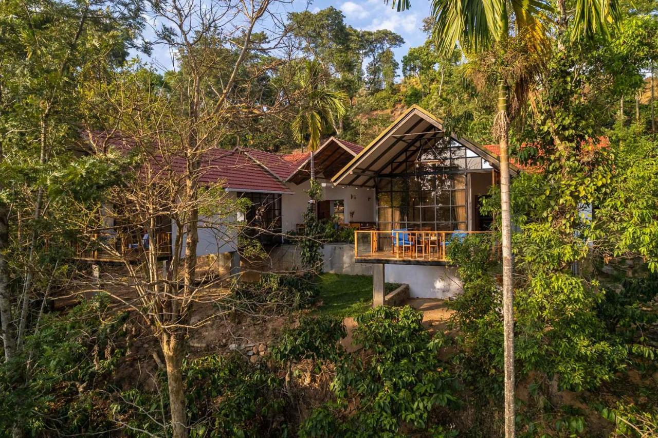 Stayvista At Cicada Chikmagalur 2Bhk Breakfast Included With Amazing View ภายนอก รูปภาพ
